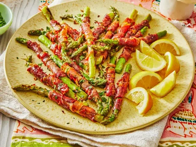 Prosciutto-Wrapped Asparagus