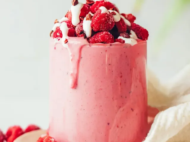 Creamy Raspberry Chip Smoothie (5 Minutes!)