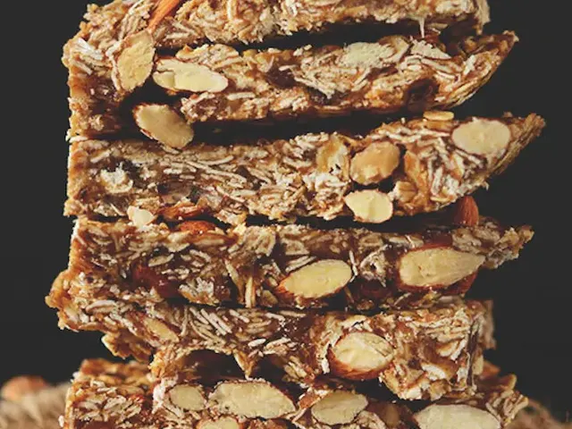 Healthy 5-Ingredient Granola Bars