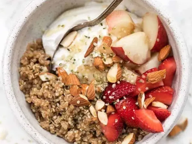 Strawberry & Peach Quinoa Breakfast Bowls