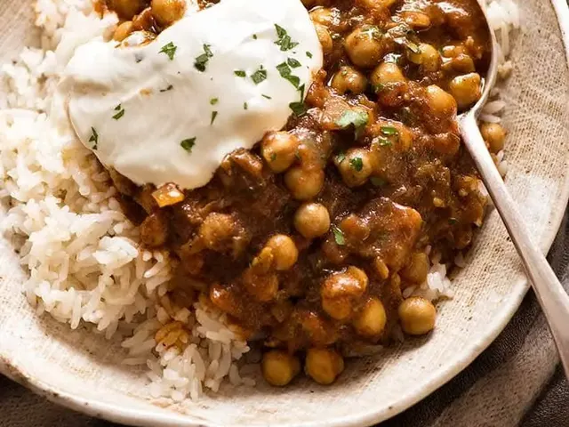 Easy Chickpea Curry with Potato (Chana Aloo Curry)