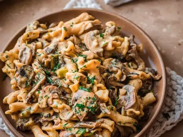 Creamy Vegan Mushroom Stroganoff