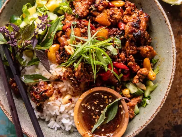 20 Minute Ginger Pineapple Chicken Stir Fry