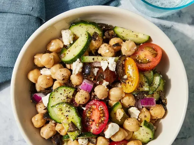 Greek Garbanzo Bean Salad