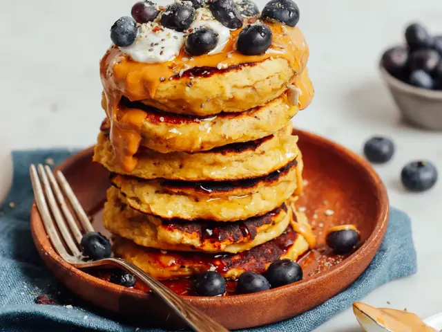 5-Ingredient Banana Egg Pancakes