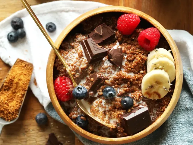 Dark Chocolate Quinoa Breakfast Bowl
