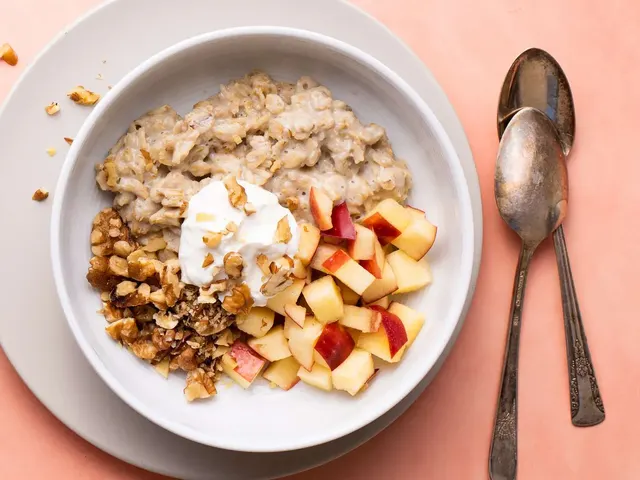 Oatmeal with Fruit & Nuts