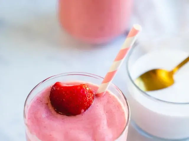 Dairy Free Strawberry Smoothie (& More!)