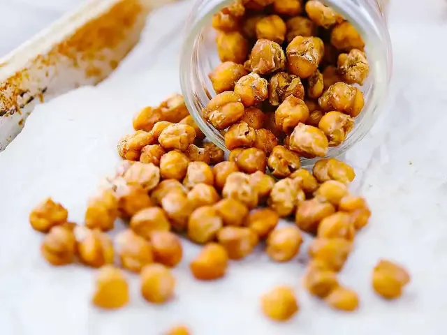 Crispy Spicy Roasted Chickpeas