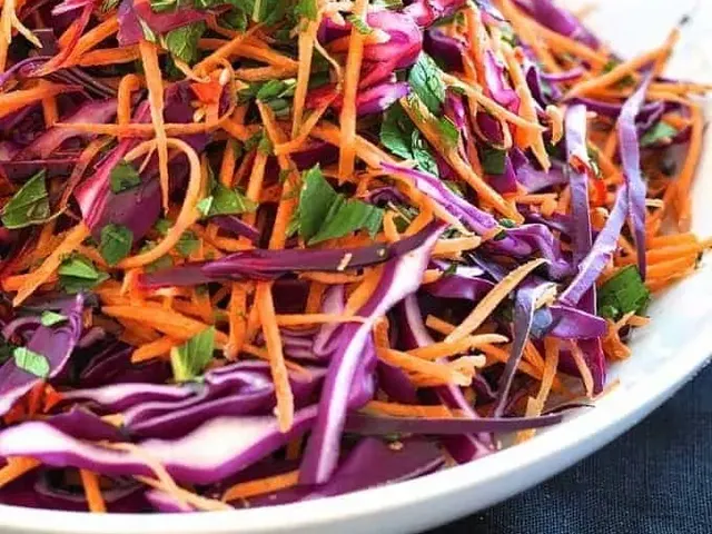 Shredded Red Cabbage, Carrot and Mint Salad