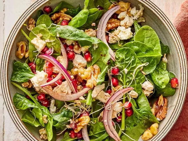Spinach Pomegranate Salad