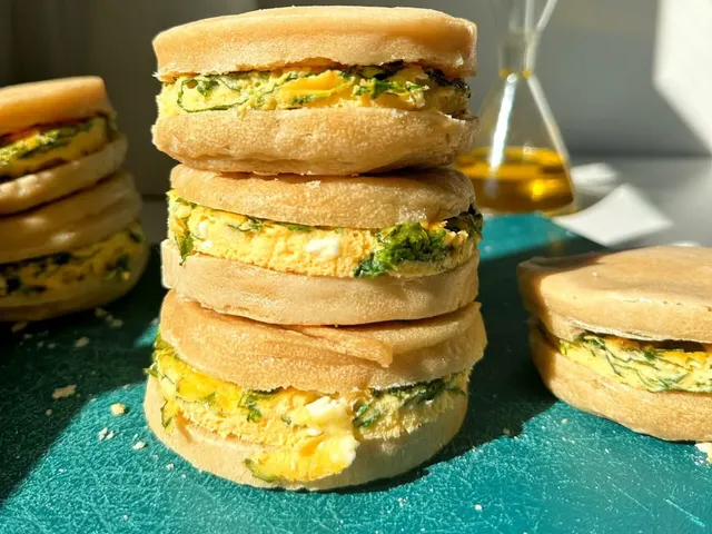 Spinach, Feta and Egg Breakfast Sandwiches (meal prep!)