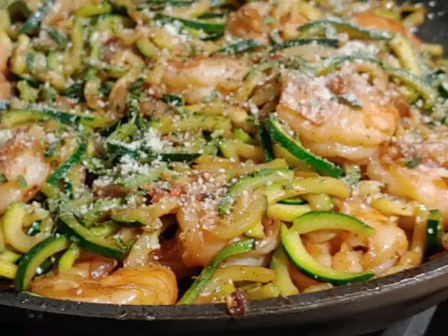 Zucchini Noodle Shrimp Scampi