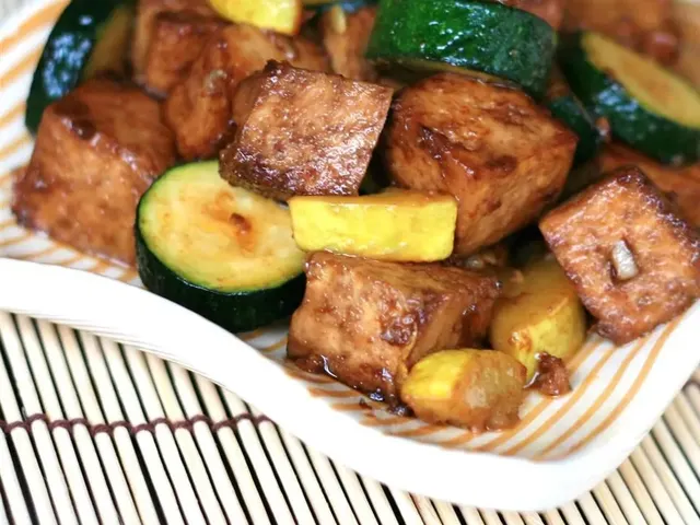 Yellow Squash and Tofu Stir Fry