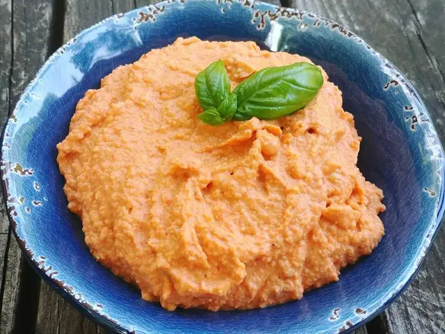 Easy Roasted Red Pepper Hummus