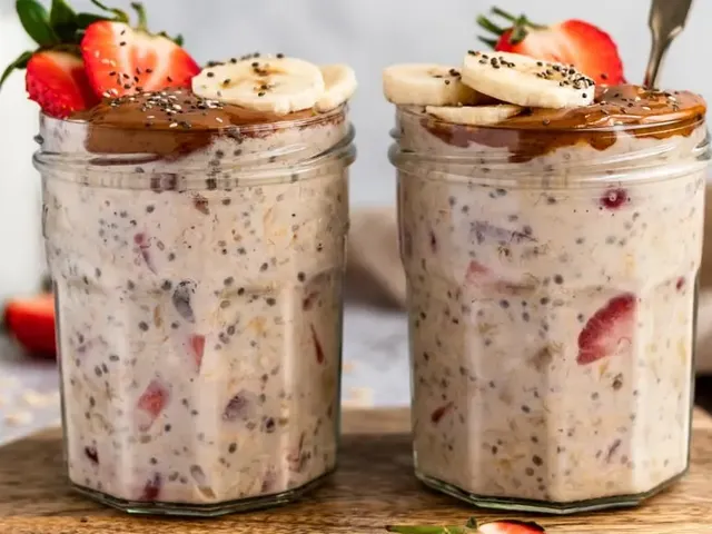 Almond Butter, Strawberry & Banana Overnight Oats with Chia