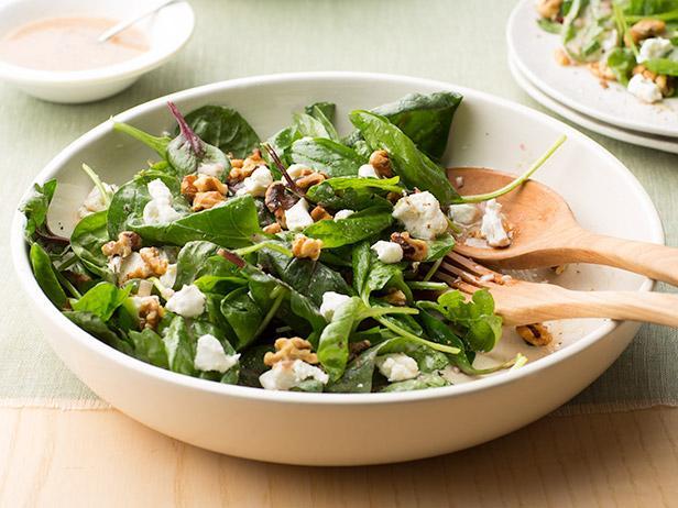 Spinach Salad with Goat Cheese and Walnuts Spinach Salad with Goat Cheese and Walnuts