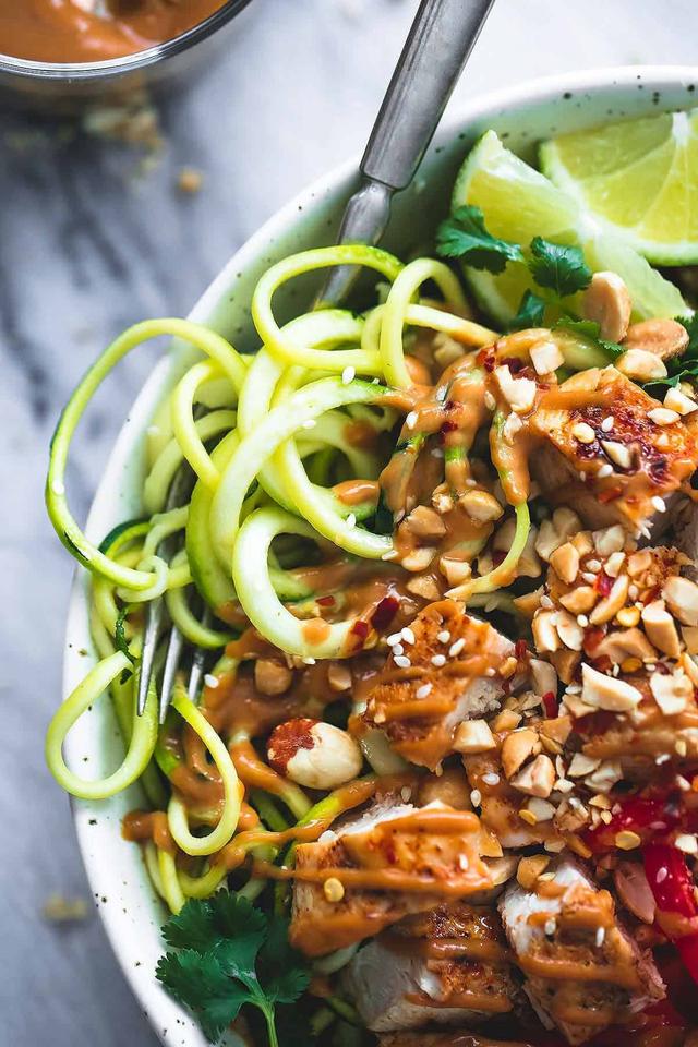 Thai Peanut Chicken & Zucchini Noodle Bowls Thai Peanut Chicken & Zucchini Noodle Bowls