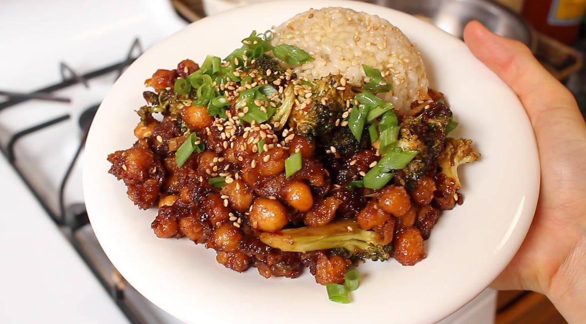 General Tso's Chickpeas General Tso's Chickpeas