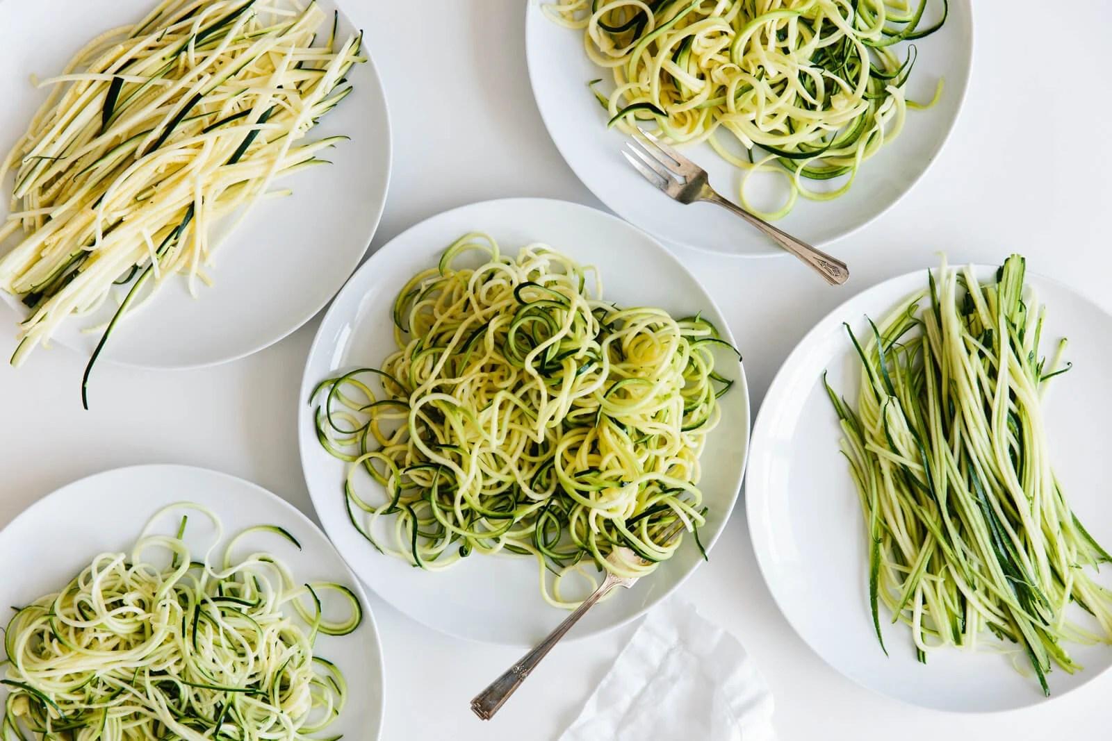 Easy Garlic Parmesan Zucchini Noodles (Zoodles) Easy Garlic Parmesan Zucchini Noodles (Zoodles)