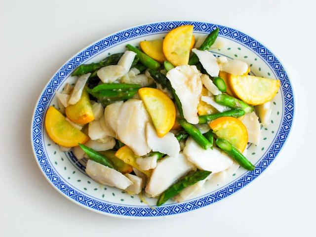 Stir-Fried Cod With Yellow Squash and Asparagus Recipe Stir-Fried Cod With Yellow Squash and Asparagus Recipe