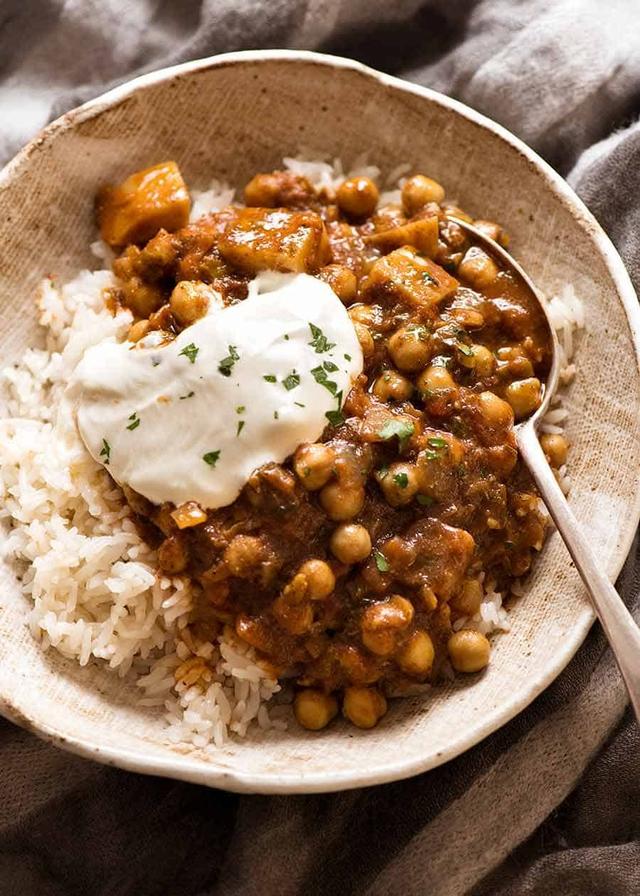 Easy Chickpea Curry with Potato (Chana Aloo Curry) Easy Chickpea Curry with Potato (Chana Aloo Curry)