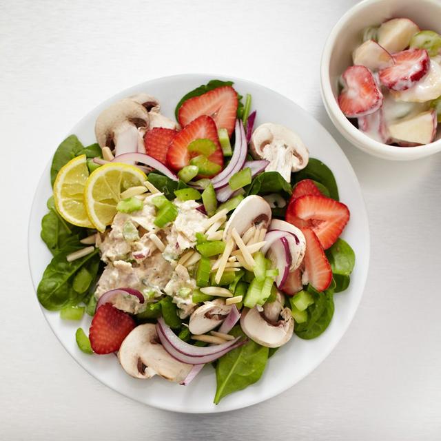 Strawberry & Tuna Spinach Salad Strawberry & Tuna Spinach Salad