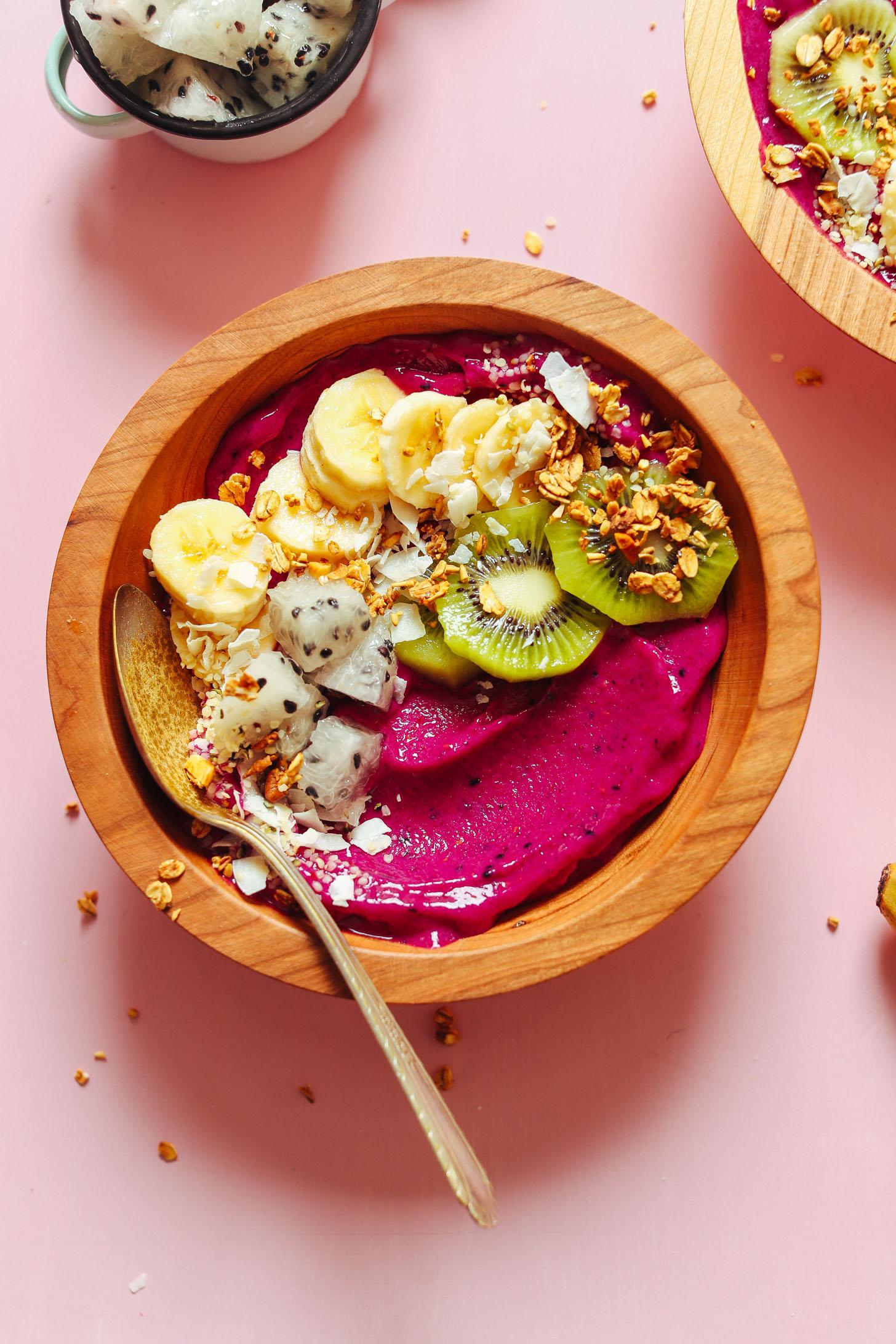 Creamy Dragon Fruit Smoothie Bowl Creamy Dragon Fruit Smoothie Bowl