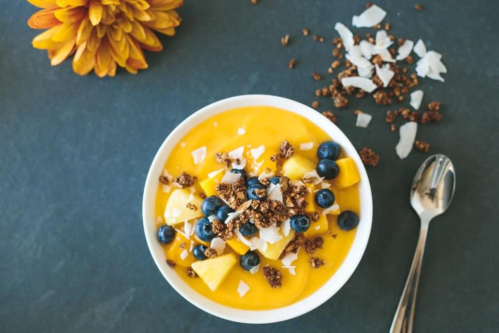 Mango Smoothie Bowl Mango Smoothie Bowl