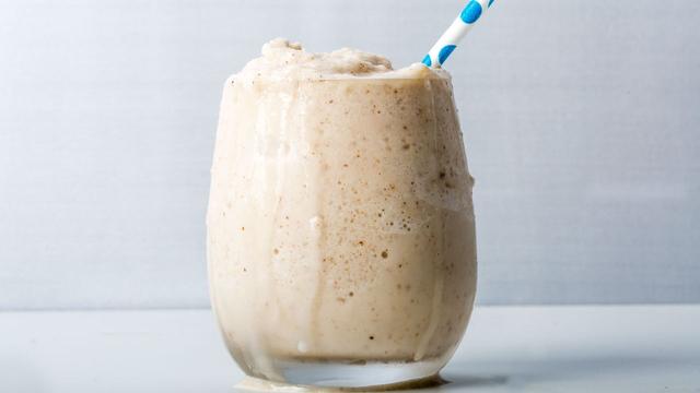 Banana Almond Smoothie Banana Almond Smoothie