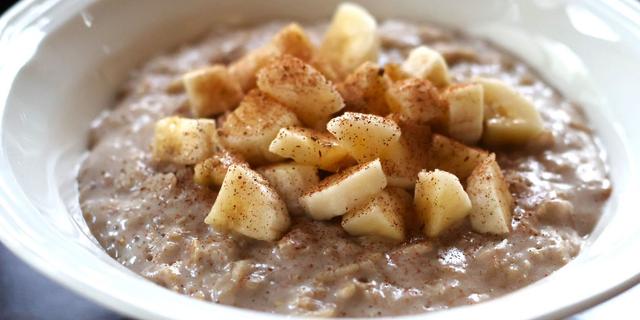 Sweet Banana Almond Oatmeal Sweet Banana Almond Oatmeal