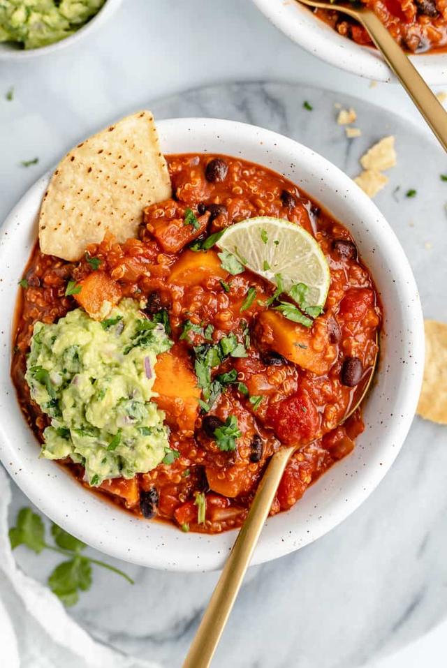 Crockpot Sweet Potato & Black Bean Quinoa Chili Crockpot Sweet Potato & Black Bean Quinoa Chili