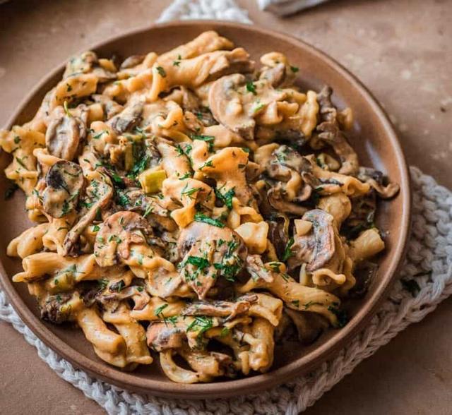 Creamy Vegan Mushroom Stroganoff Creamy Vegan Mushroom Stroganoff