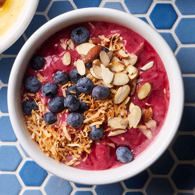 Berry-Almond Smoothie Bowl Berry-Almond Smoothie Bowl