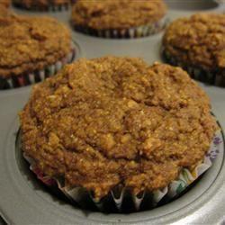 Whole Wheat Pumpkin Muffins with Oat Bran and Flaxseed Whole Wheat Pumpkin Muffins with Oat Bran and Flaxseed