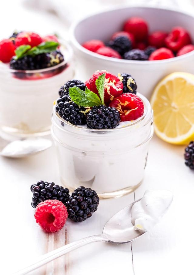 Berry Lemon Whipped Yogurt Parfaits Berry Lemon Whipped Yogurt Parfaits