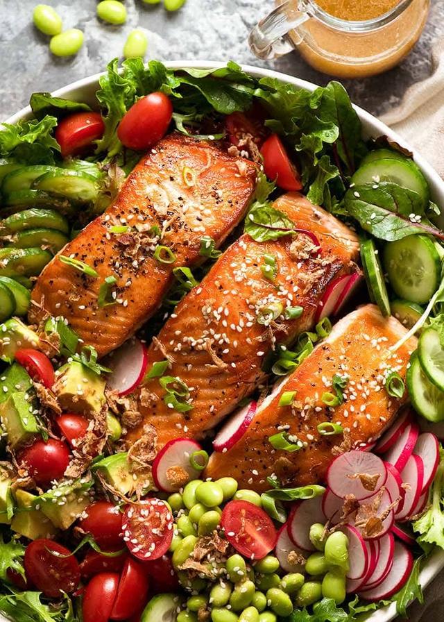 Salmon Salad with Asian Ginger Sesame Dressing Salmon Salad with Asian Ginger Sesame Dressing