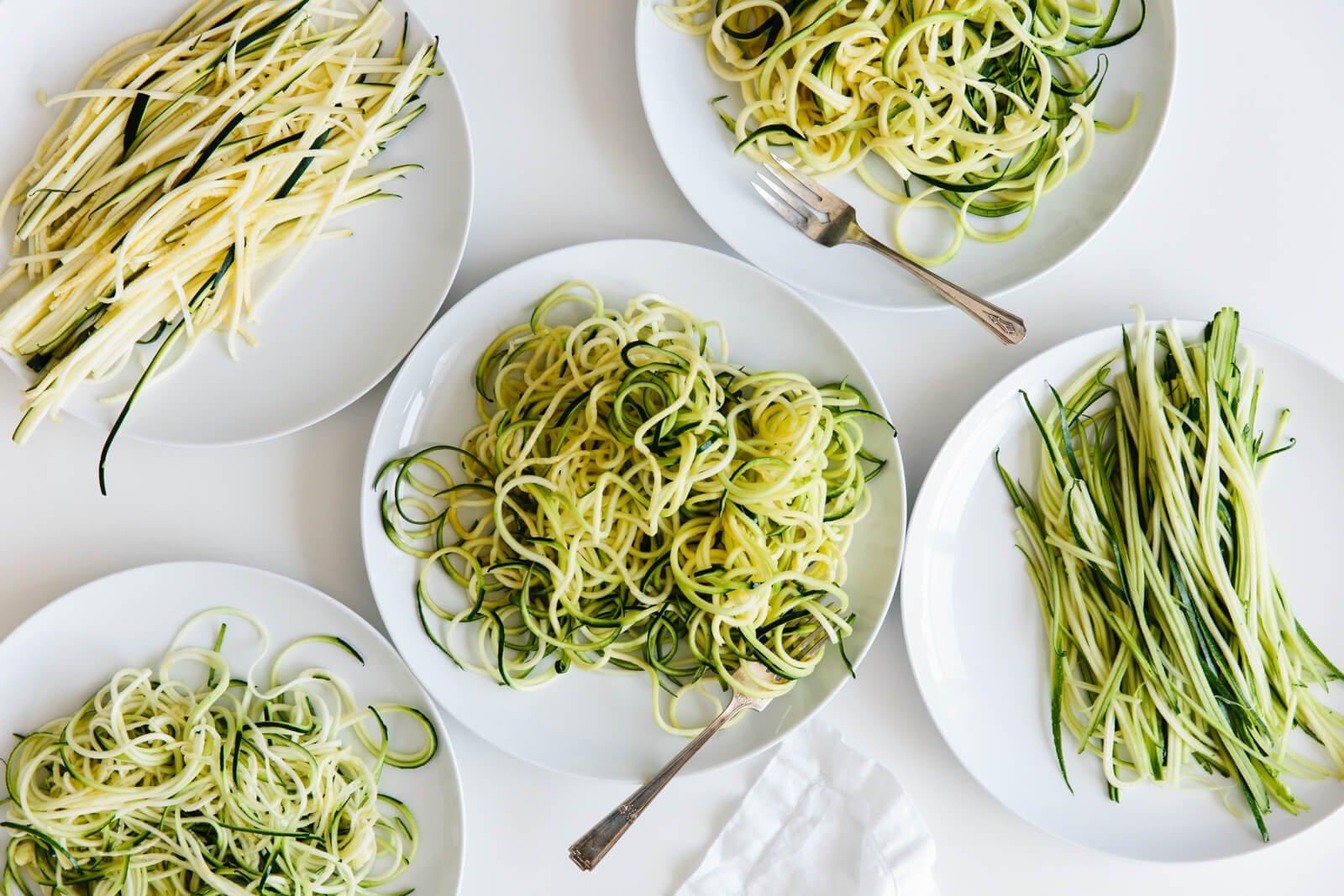 Easy Garlic Parmesan Zucchini Noodles (Zoodles) Easy Garlic Parmesan Zucchini Noodles (Zoodles)