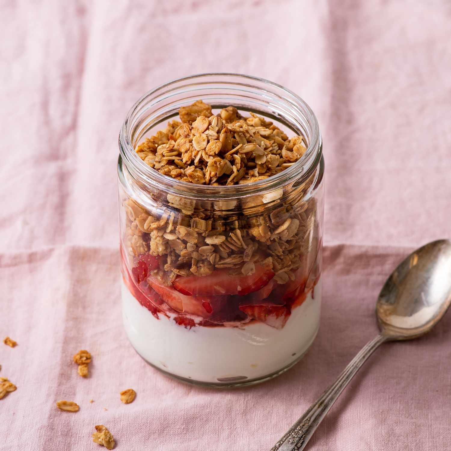 Strawberry & Yogurt Parfait Strawberry & Yogurt Parfait