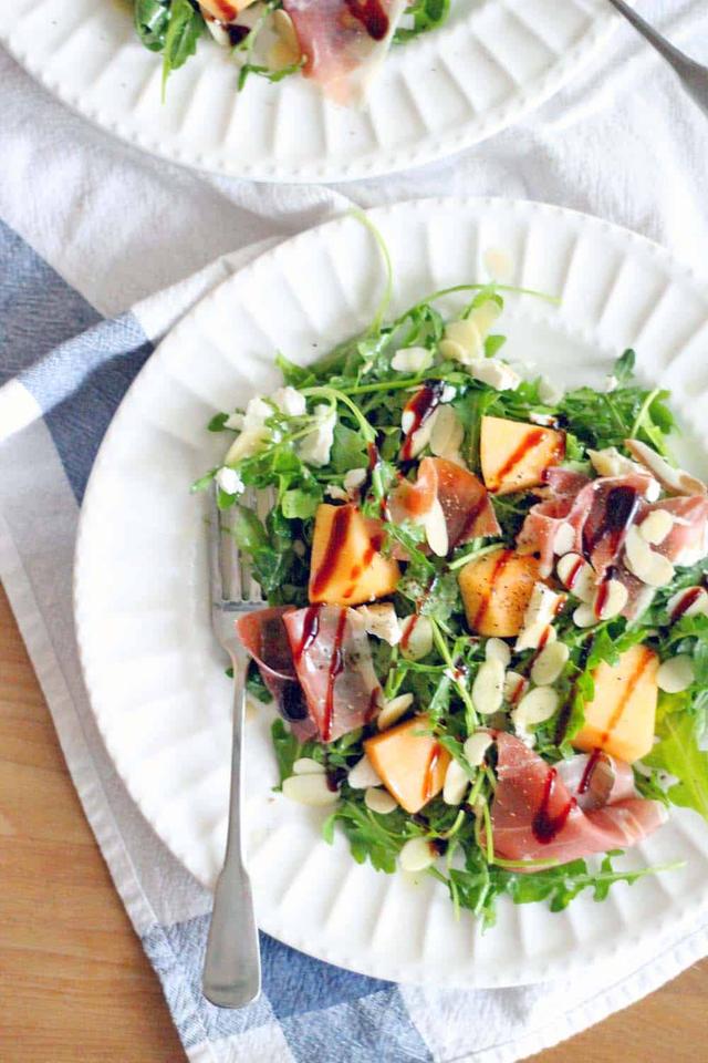 Arugula, Cantaloupe, and Prosciutto Salad with Goat Cheese and Almonds Arugula, Cantaloupe, and Prosciutto Salad with Goat Cheese and Almonds