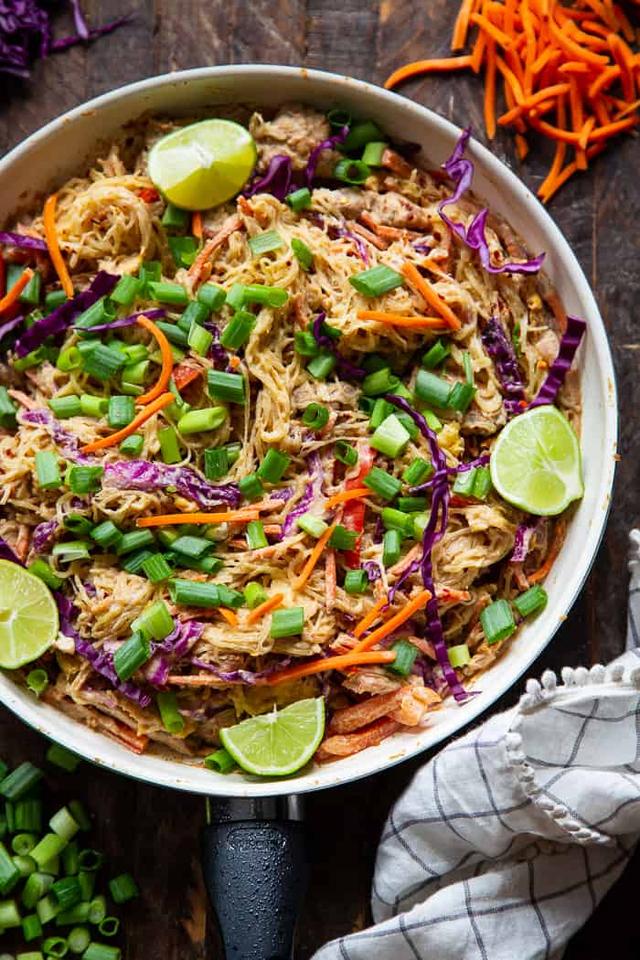 Spaghetti Squash Pad Thai with Chicken {Paleo, Whole30} Spaghetti Squash Pad Thai with Chicken {Paleo, Whole30}