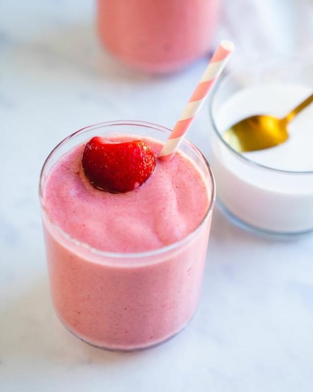 Dairy Free Strawberry Smoothie (& More!) Dairy Free Strawberry Smoothie (& More!)