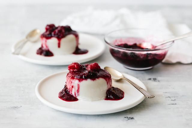 Berry Coconut Panna Cotta Berry Coconut Panna Cotta