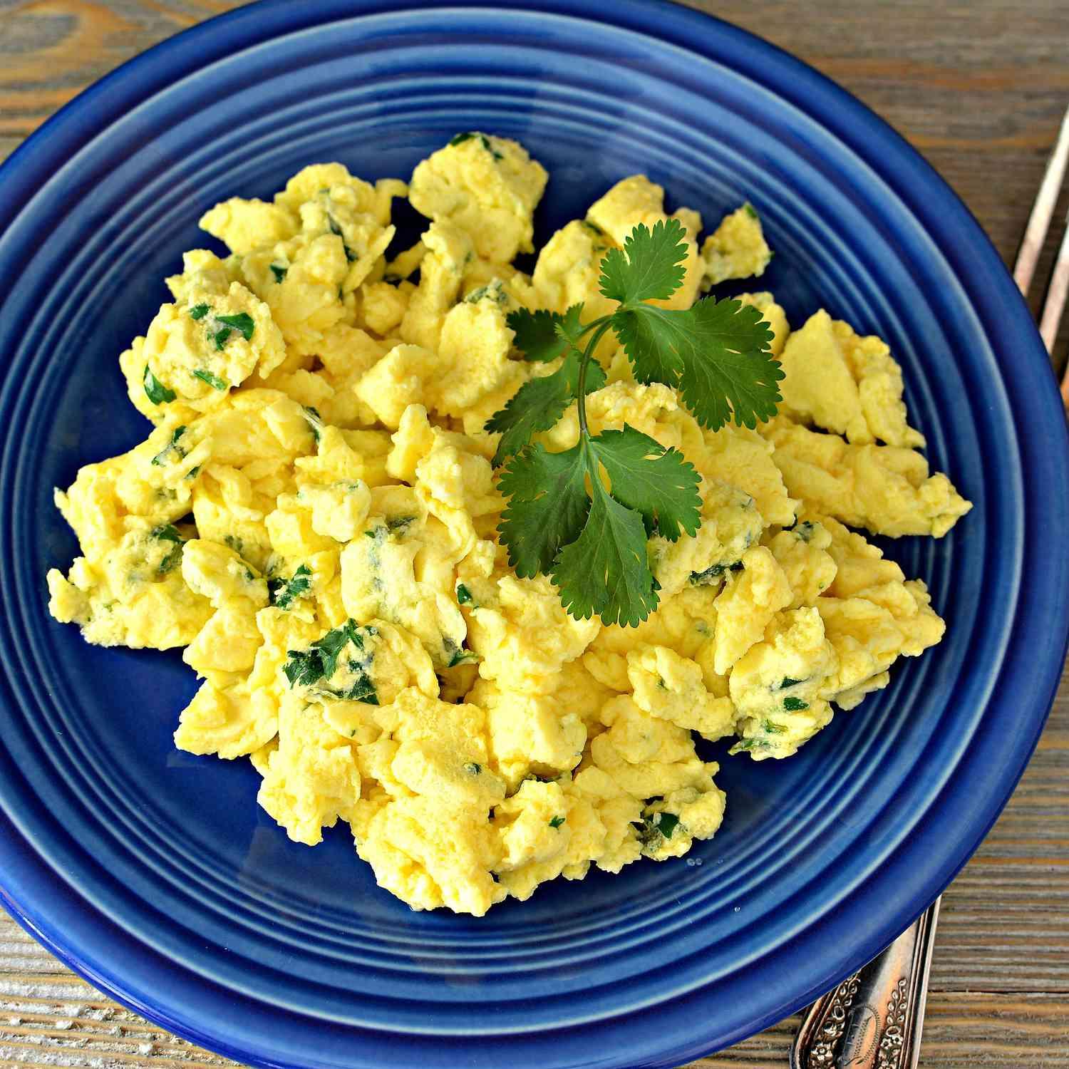 Garlic-Cilantro Scrambled Eggs Garlic-Cilantro Scrambled Eggs