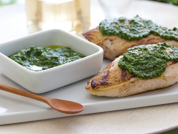 Grilled Chicken with Spinach and Pine Nut Pesto Grilled Chicken with Spinach and Pine Nut Pesto