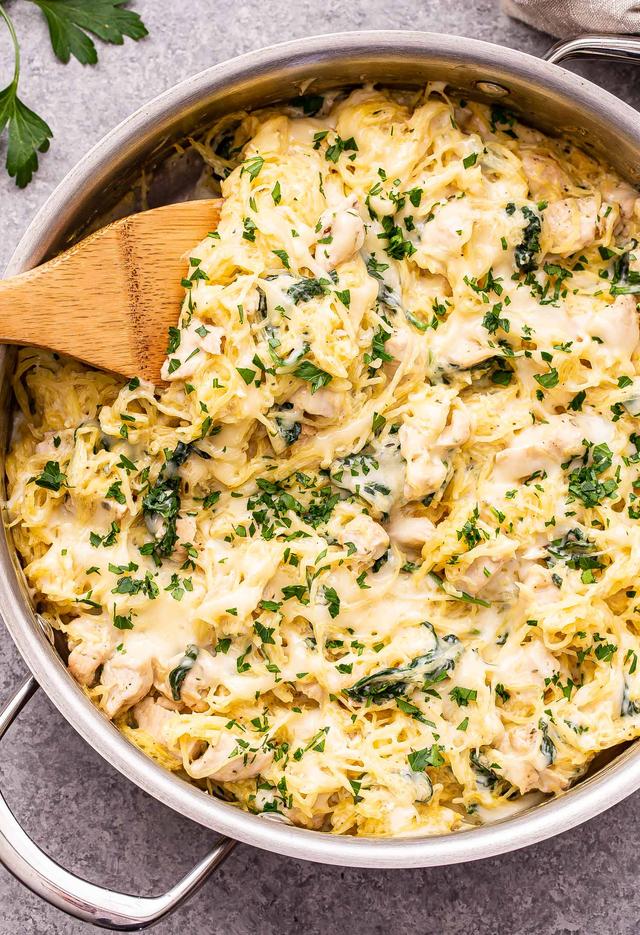 Chicken and Spinach Spaghetti Squash Alfredo Chicken and Spinach Spaghetti Squash Alfredo
