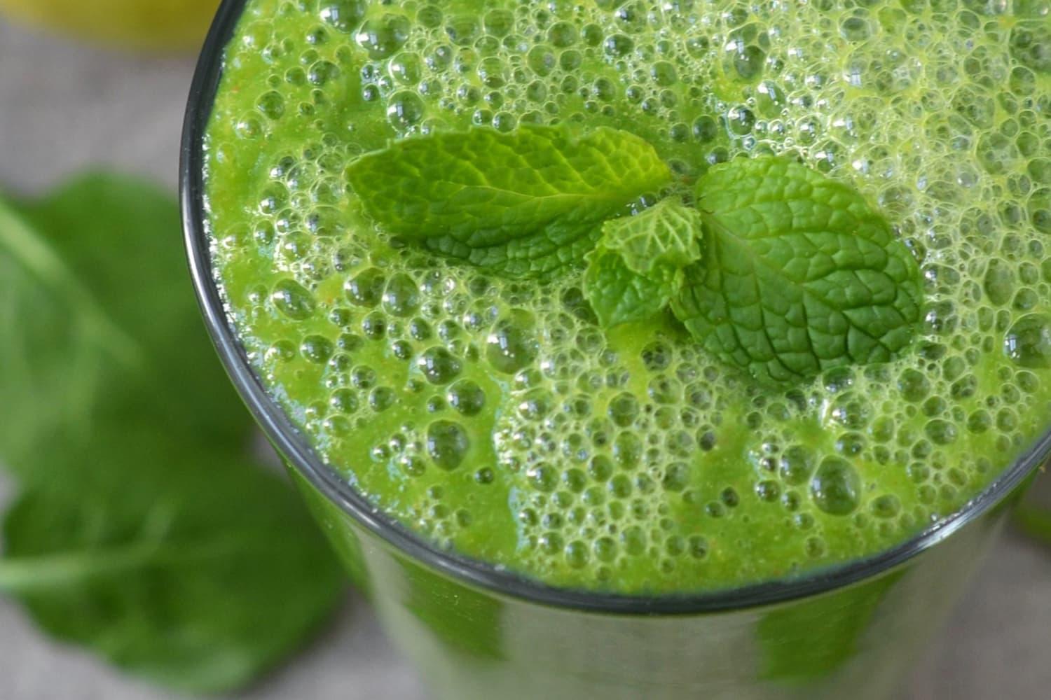 Recipe: Green Smoothie with Spinach, Pear, and Ginger Recipe: Green Smoothie with Spinach, Pear, and Ginger