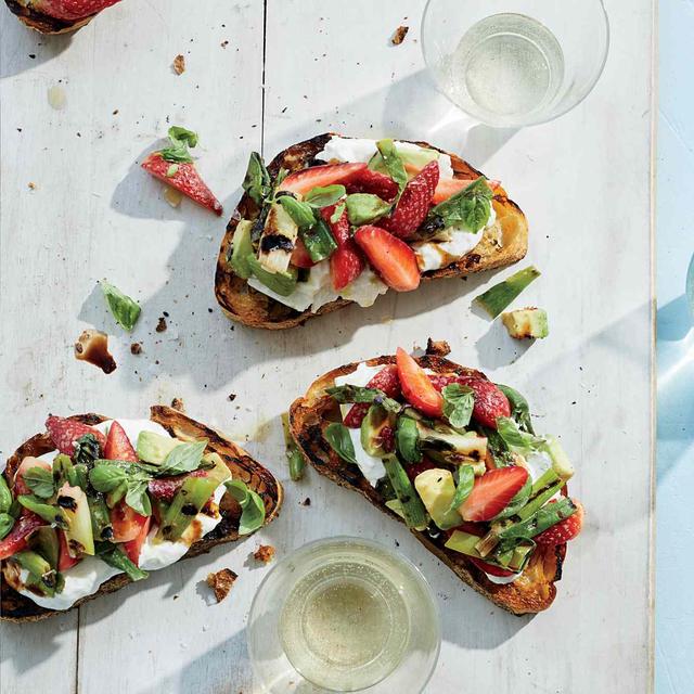 Grilled Strawberry-Avocado Toasts with Burrata Grilled Strawberry-Avocado Toasts with Burrata